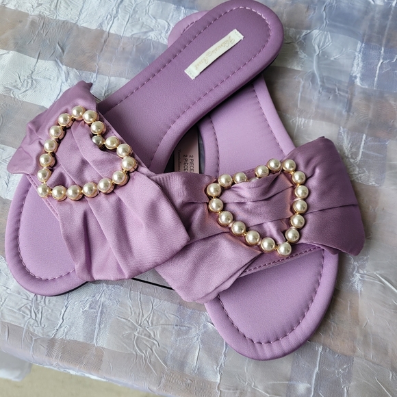 NWT Victoria's Secret Embellished Satin Bow Slide Pearl-Heart Lavander M (8-845) - Picture 2 of 10